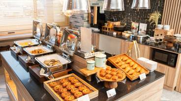 朝食ビュッフェ / 16