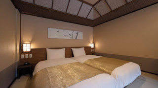 ハリウッドツイン 35平米 禁煙 / 国道側 / 天然温泉客室風呂付き