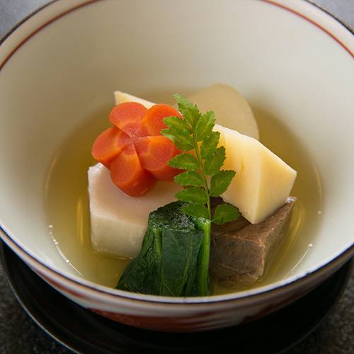 ゆったりリラックスして
お部屋でいただく懐石料理 / 2