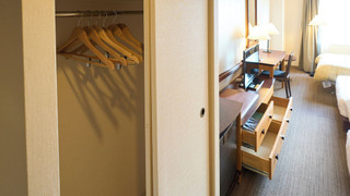 トリプルルーム禁煙（幅120センチのベッド2台、幅90センチのソファベッド1台）