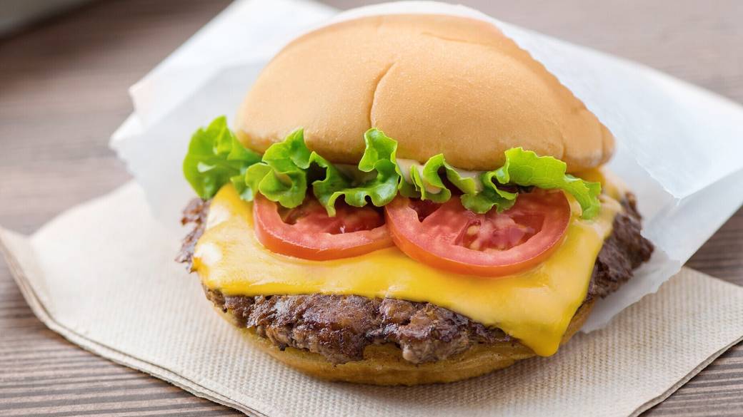 ハンバーガーランチで
お腹も心も満たされる / 1