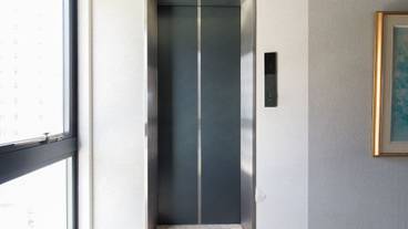 エレベーター / 1