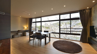 [BOTAN] 宇治川眺望ガラス窓のスーペリアツイン (禁煙)