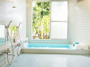 3. おしゃれなお部屋に心ときめく「熱海紅楼」3636093