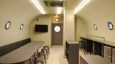 客室内のダイニングエリア / 19