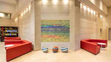 ロビーラウンジ / 3