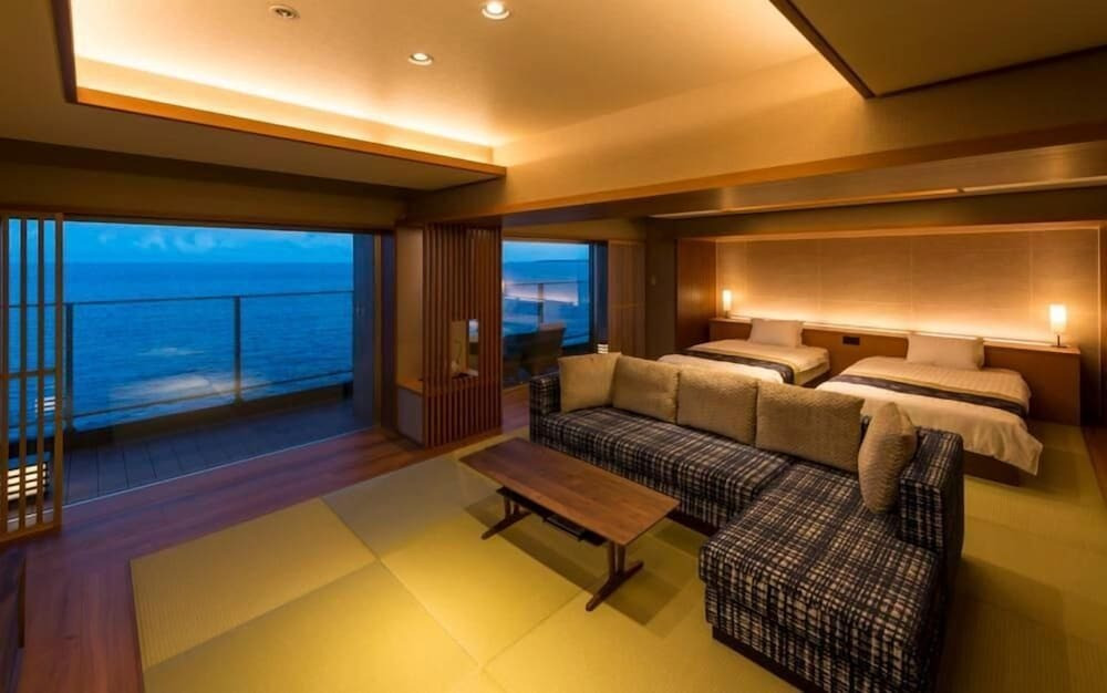 客室や大浴場から海を一望。伊豆の豪華食材も味わえる4021844