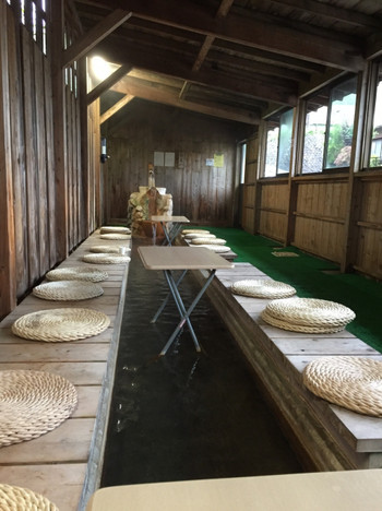 足湯に浸かってちょっと一杯♡4072325