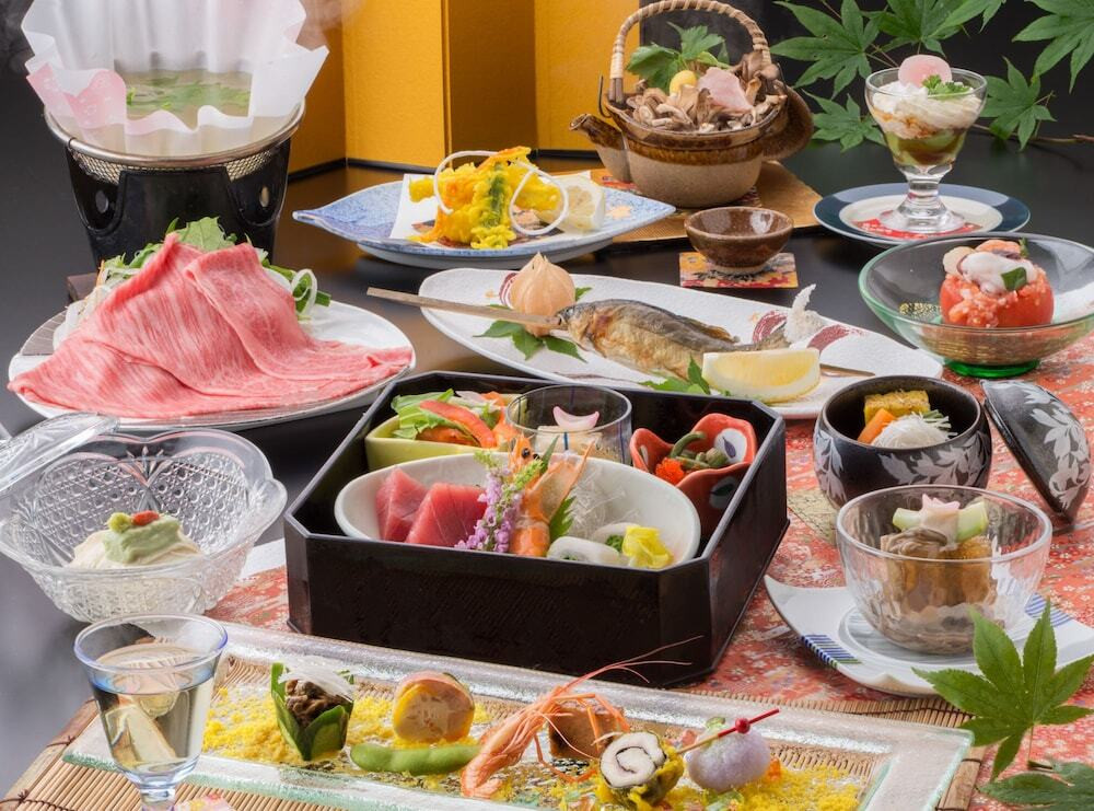 夕食 会席料理一例