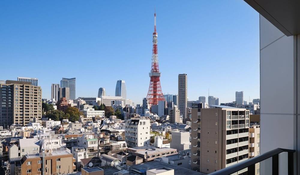 都心の風景を眺めて
朝時間を過ごす / 1