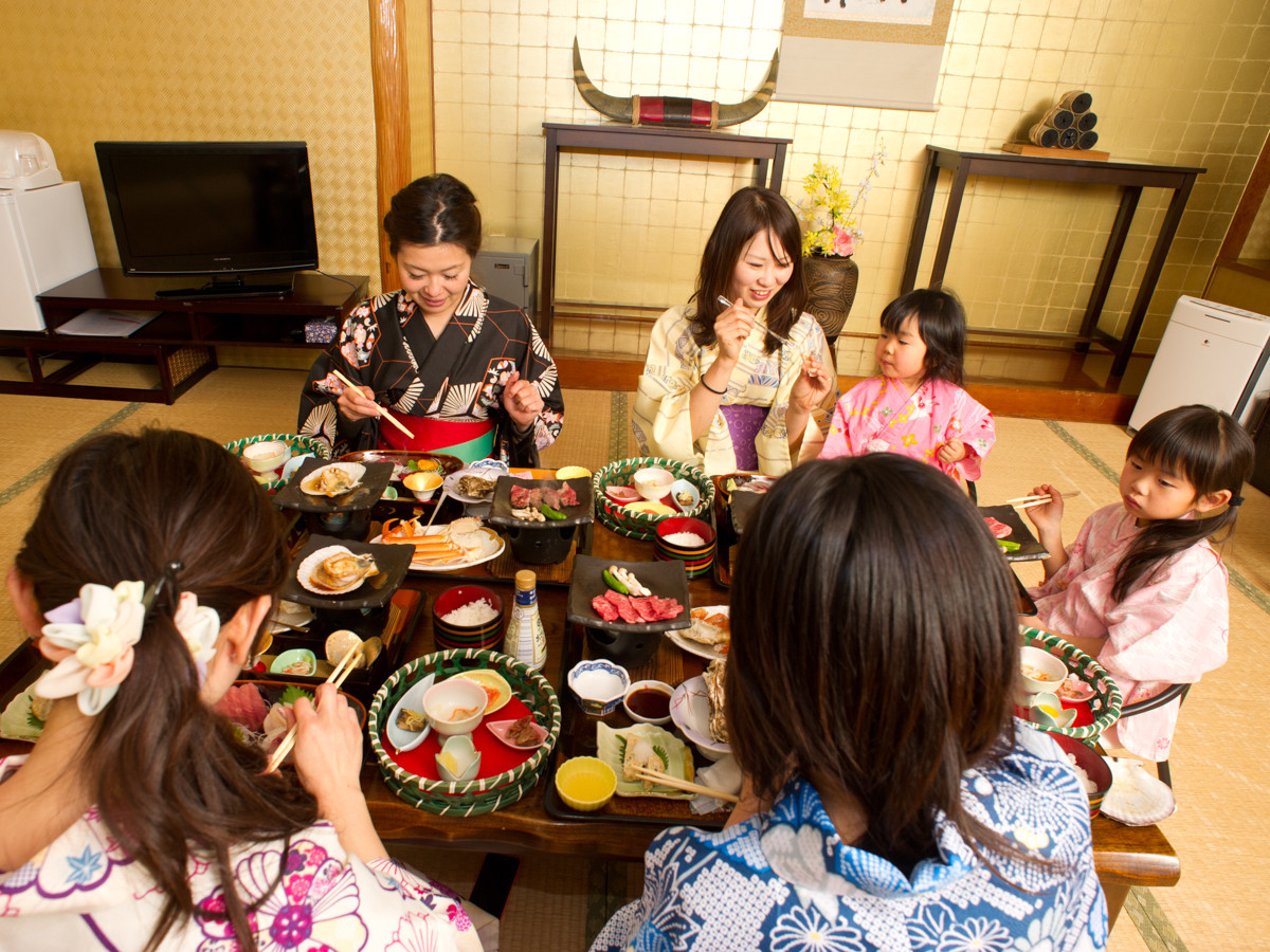 朝夕食ともに完全個室でお食事♪駄菓子屋に子どもは大興奮4270886
