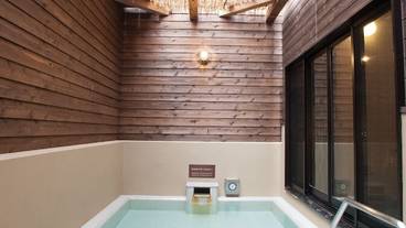 屋内スパ浴槽 / 1