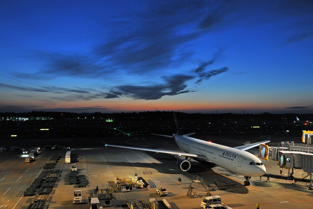 早朝便や深夜便での旅…それなら空港の近くに泊まりましょ3523792