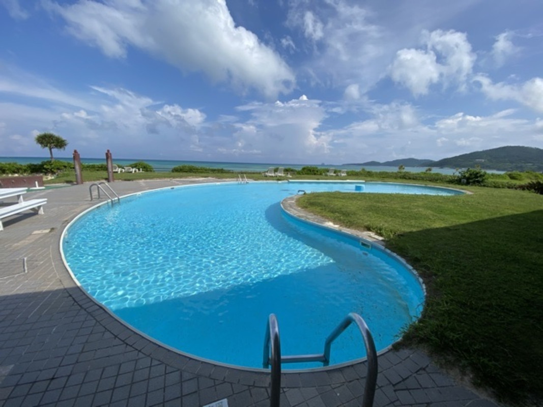 スイミングプール