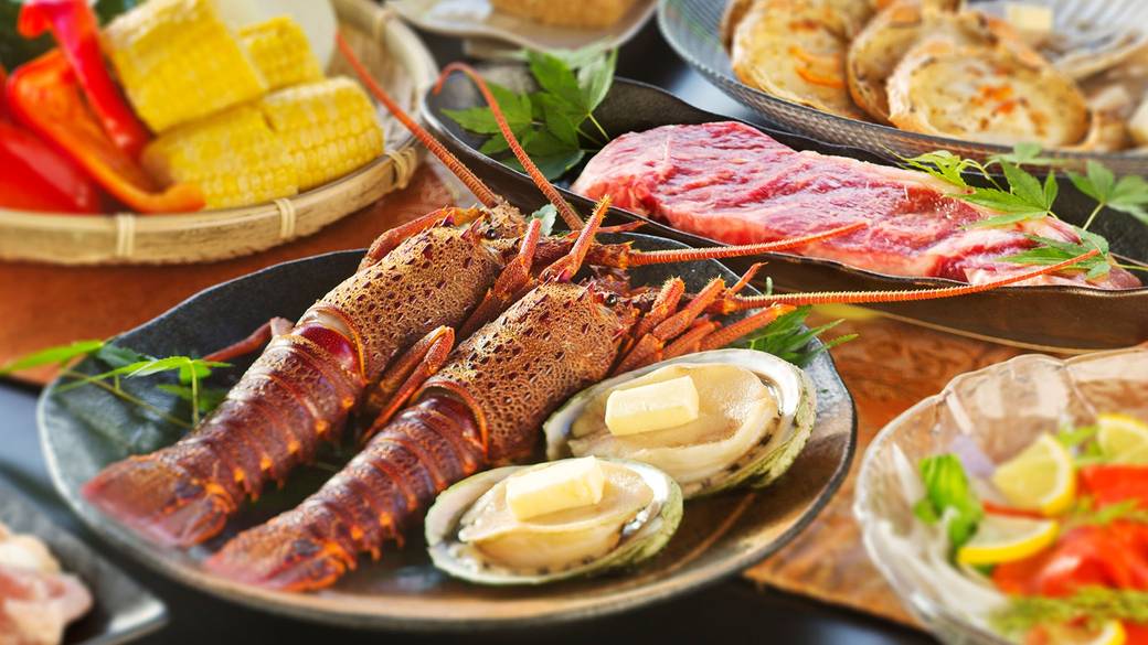 新鮮な魚介やお肉を
香ばしい炉端焼きで / 2