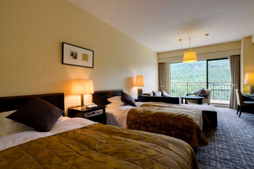 全室バルコニー付き。シックな客室で川のせせらぎに癒される4262301