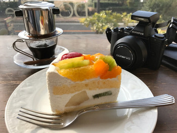 「アランチャ」 料理 60773008 ベトナムコーヒーとフルーツケーキ