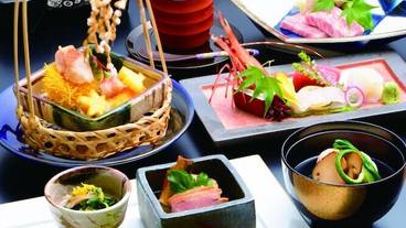 食事・飲み物 / 4