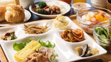 食事・飲み物 / 11