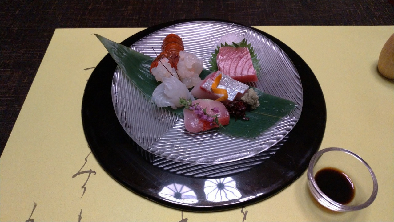 お造りは全体的にボケた味