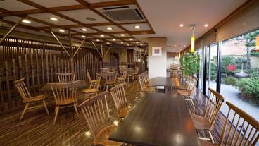 朝食スペース / 11