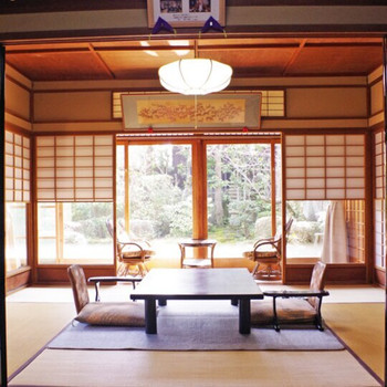 歴史ある土地に佇む静かな老舗旅館3647204