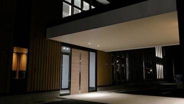 施設の入り口 / 13