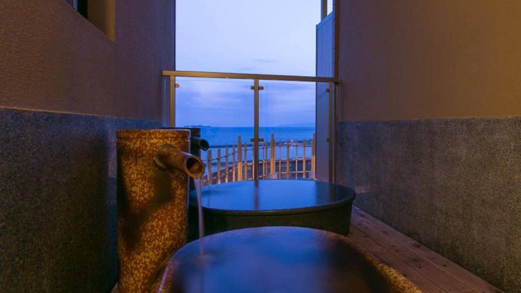 きらめく夜景を前に
貸切風呂でのんびり / 2