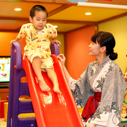 キッズコーナー／滑り台