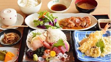 食事・飲み物 / 3