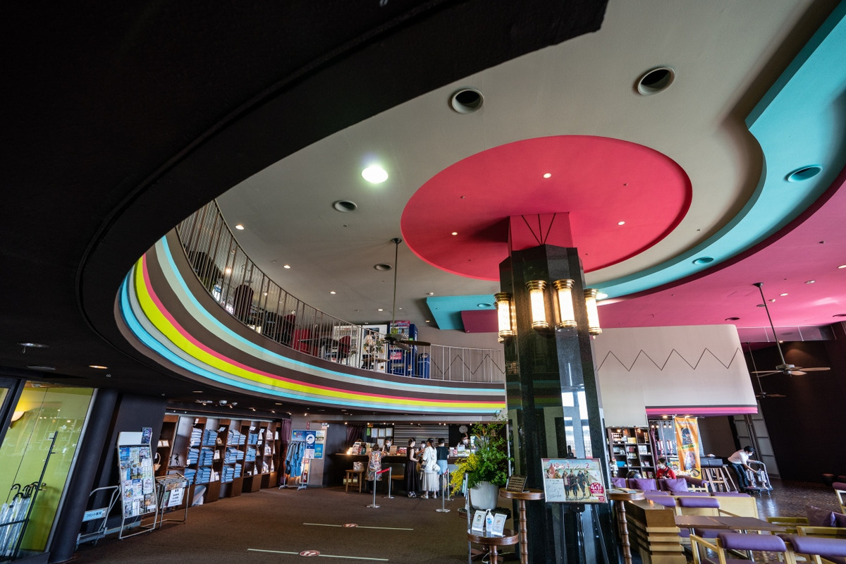 フロント・ロビー