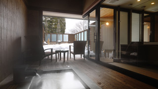 露天風呂付和洋室 （レストランでの会席料理の夕食込）