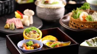 食事・飲み物 / 11