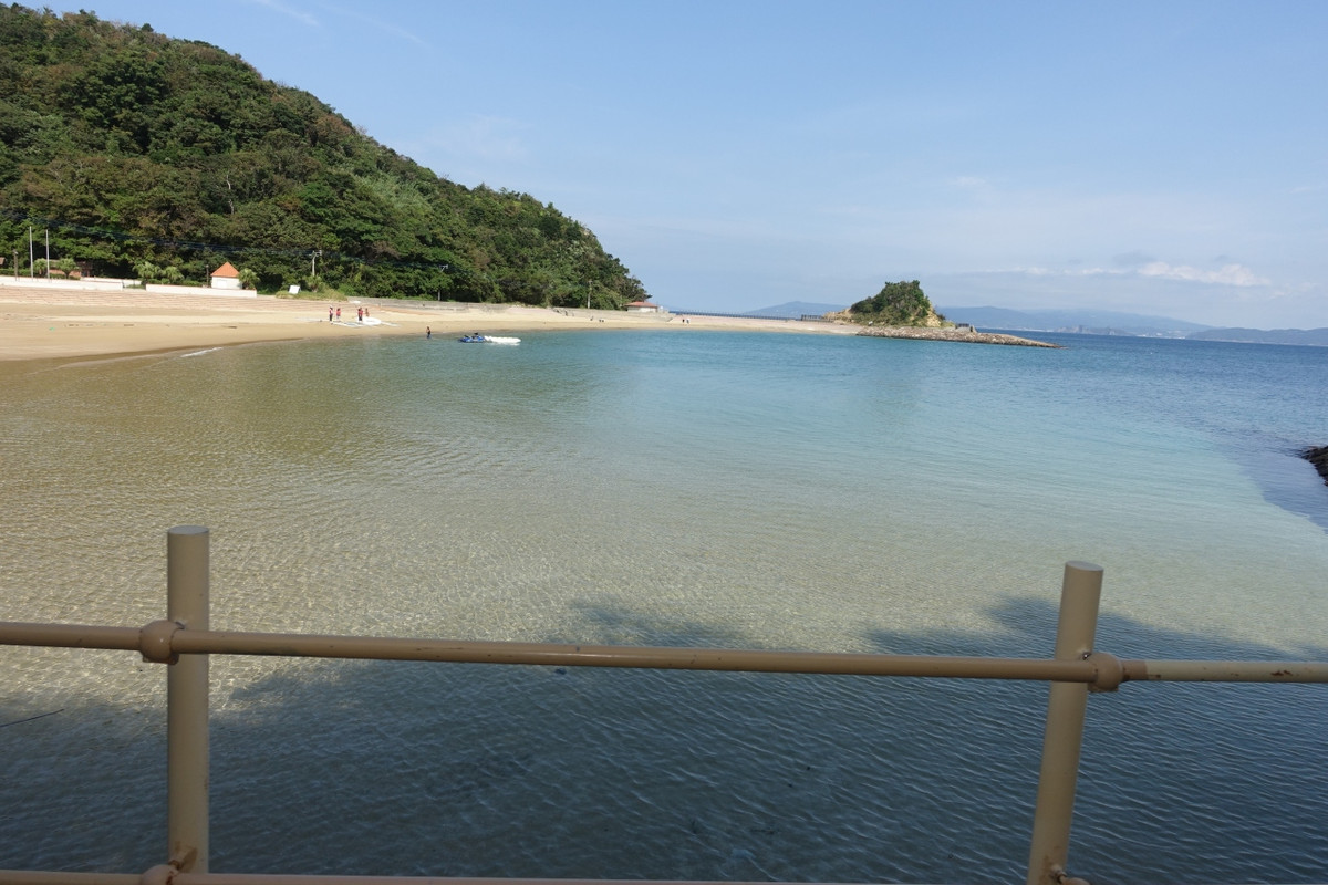 美しい白浜の海