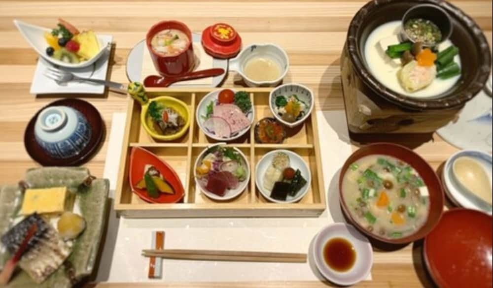 朝食