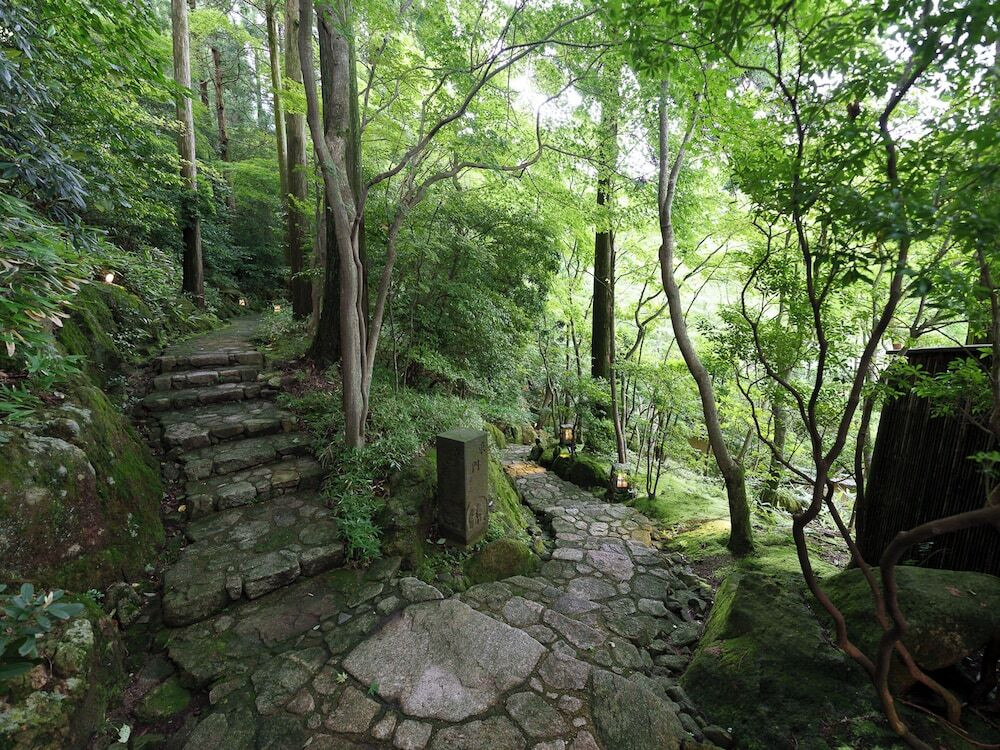 高低差のある庭園