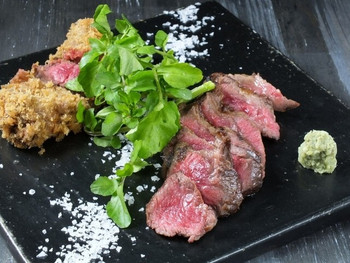 「CarneTribe 肉バル」料理 1032996 秋田県産黒毛和牛みなせ牛