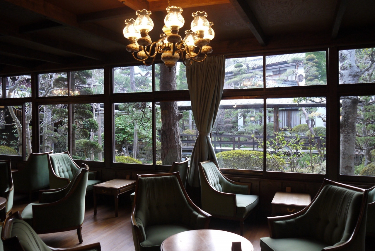 和の趣を引き立てるアンティークのインテリア3844769