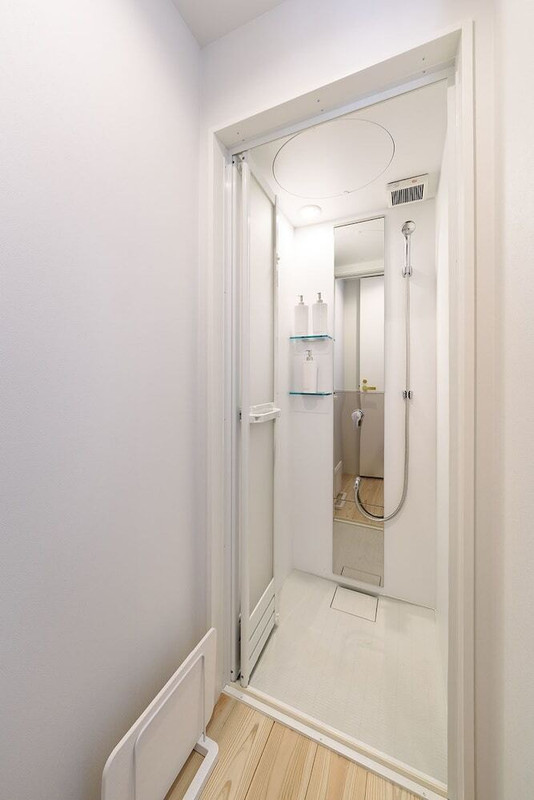 バスルームのシャワー