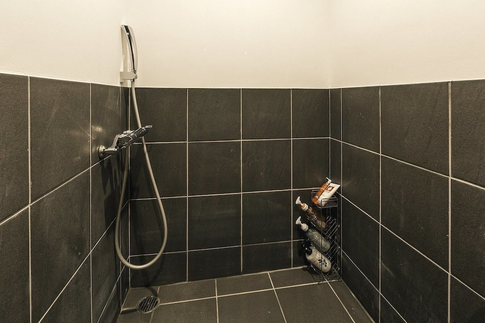 バスルームのシャワー