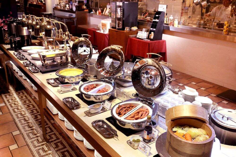 ホテルメイドのパンはもちろん、伝統のビーフカレーも!3546508