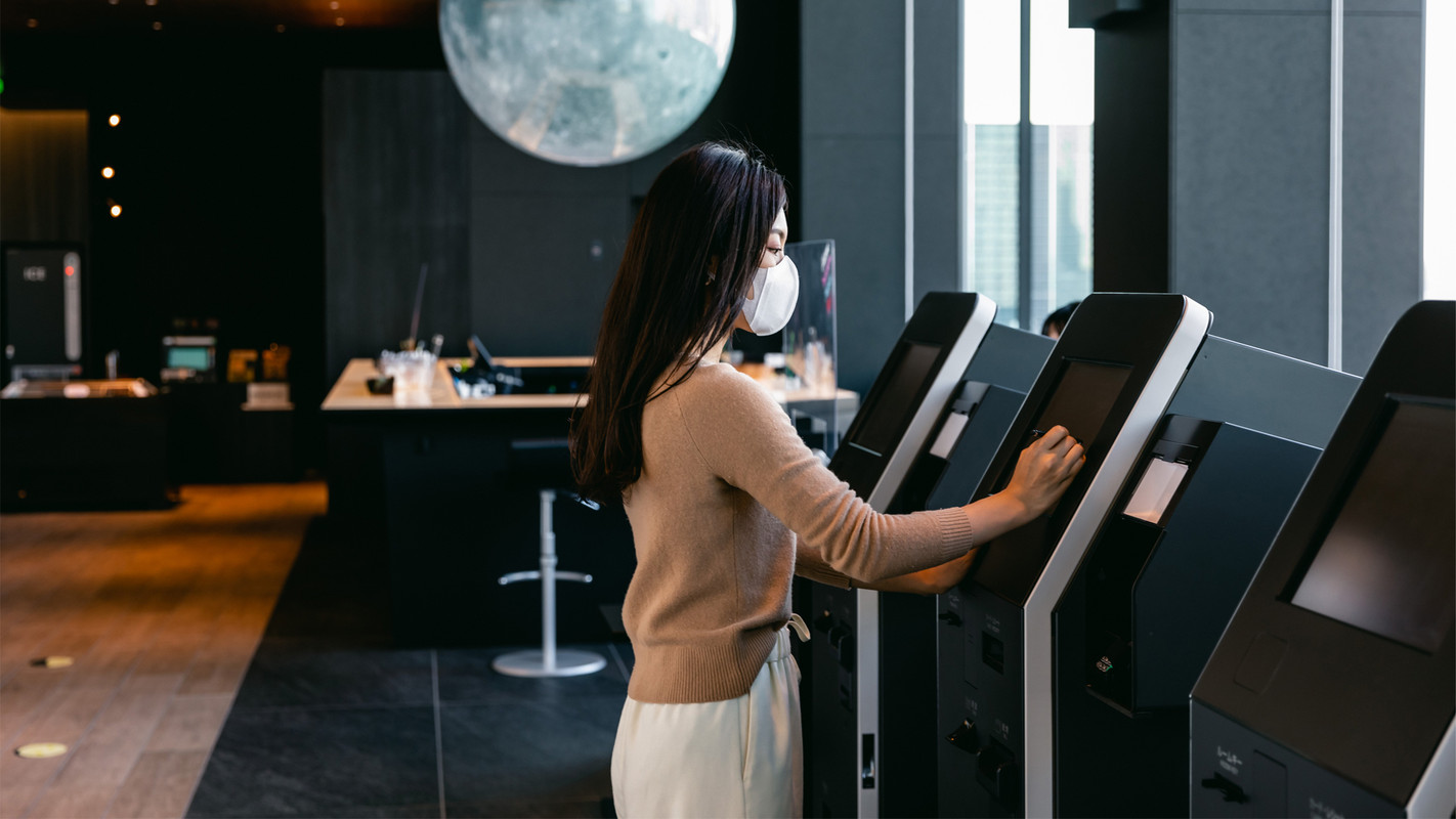 ロビーの清算機