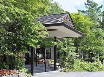 源泉小屋に近いお宿。開放感あふれる露天風呂で心身の疲れを癒して4253818