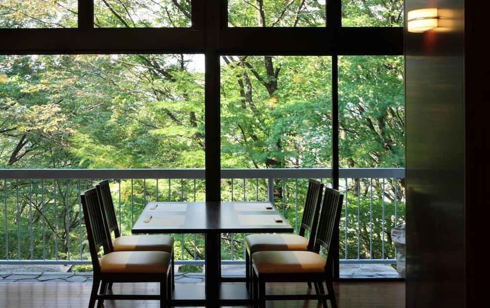 レストラン「ハーモニー」