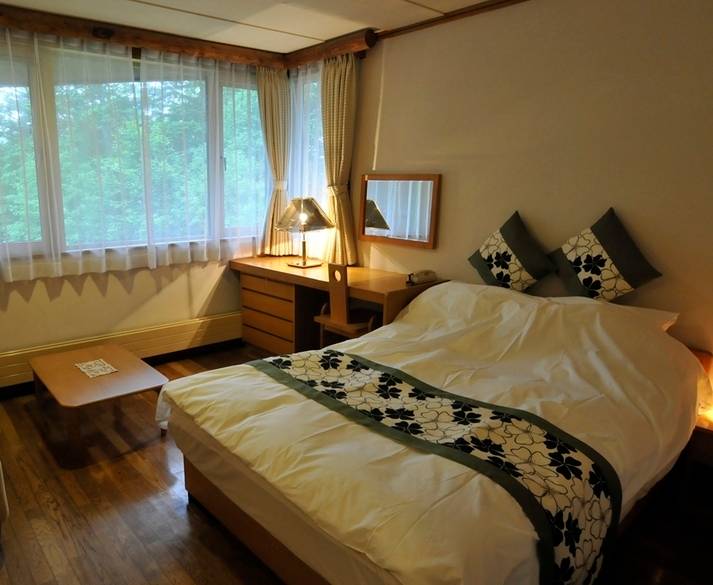 ダブルルーム一例 / 2