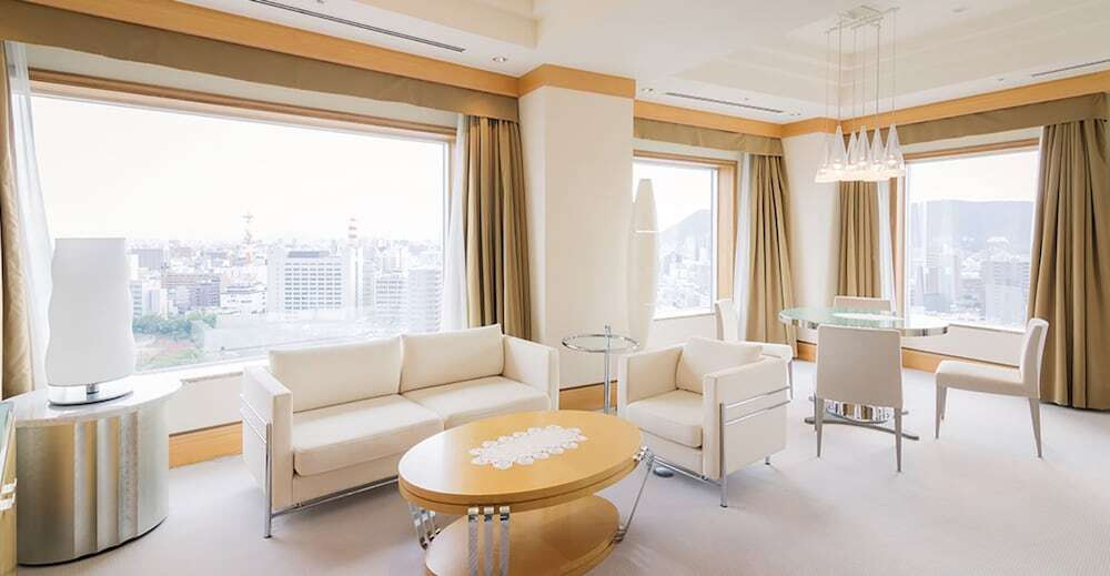 ホールケーキとスパークリングワインで素敵な一夜を3931755