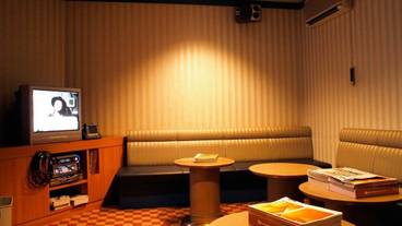 カラオケ ルーム / 8