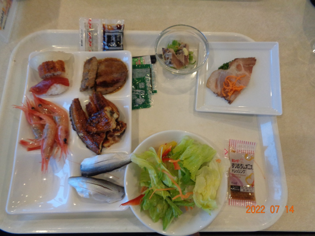 バイキング1回目、鰻とステーキと寿司は御代わり３回。