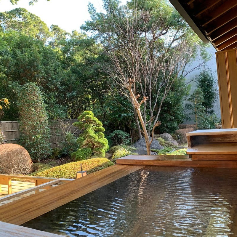 客室の露天風呂一例