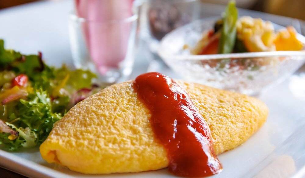 地元食材たっぷりの
彩り豊かな朝食 / 3